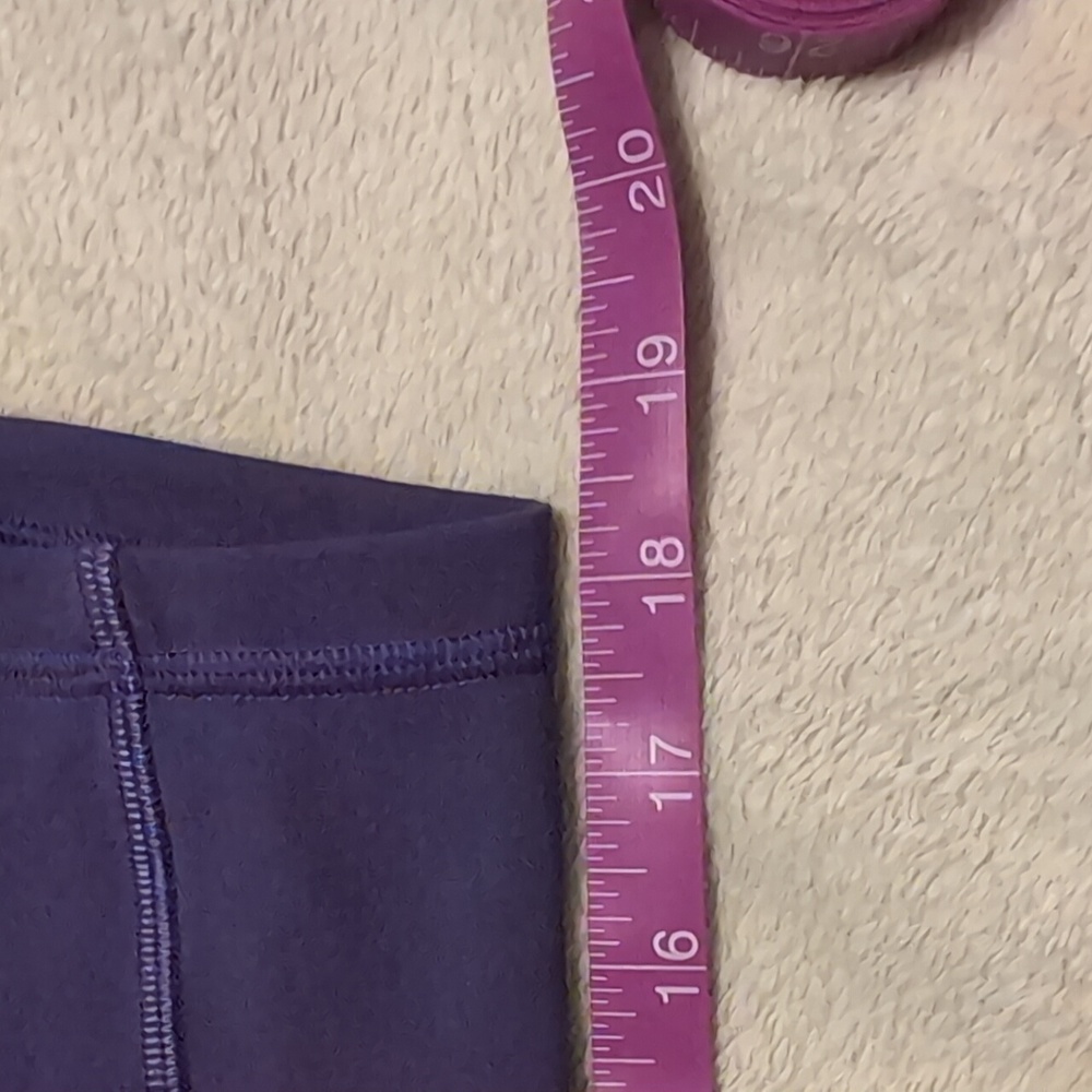 lululemon Like New - Purple Cycling Shorts - 6 - Picture 5 of 6